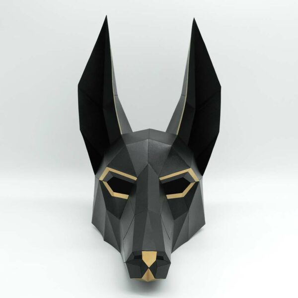 Máscara de Anubis de papel 3D hecha con plantillas de un PDF descargable