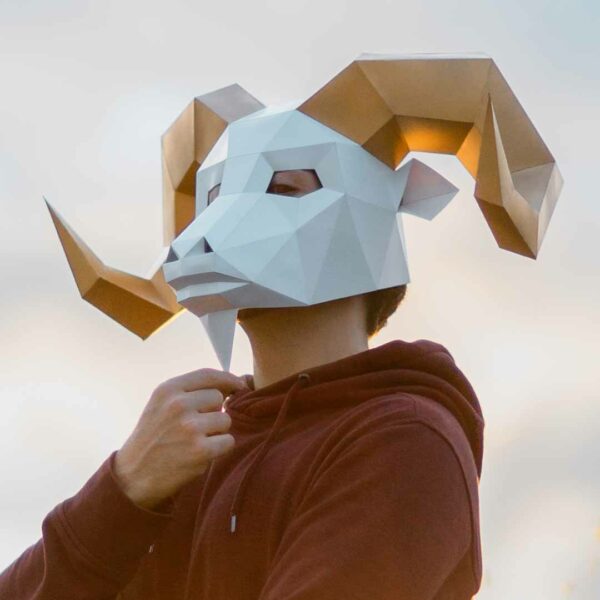 Máscara de Cabra Geométrica de Papel