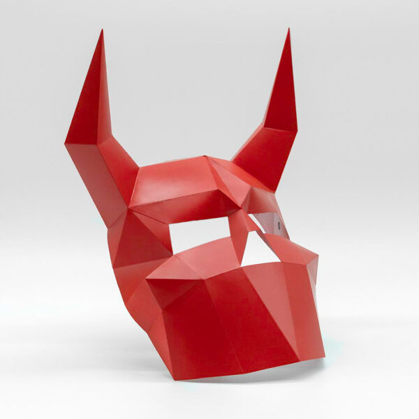 Máscara de demonio de papel geométrica hecha con plantillas de un PDF descargable