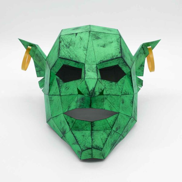 Máscara de goblin de papel geométrica hecha con plantillas de un PDF descargable