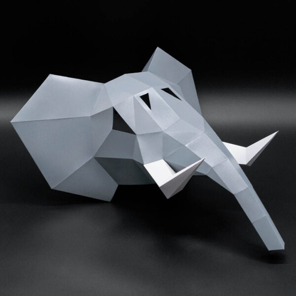 Máscara de elefante de papel geométrica hecha con plantillas de un PDF descargable