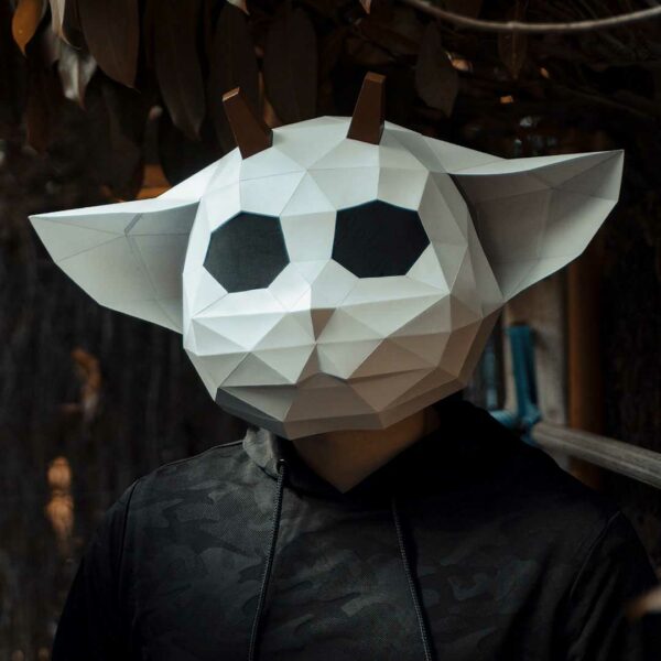 Máscara de Ned de papel 3D hecha con plantillas de un PDF descargable