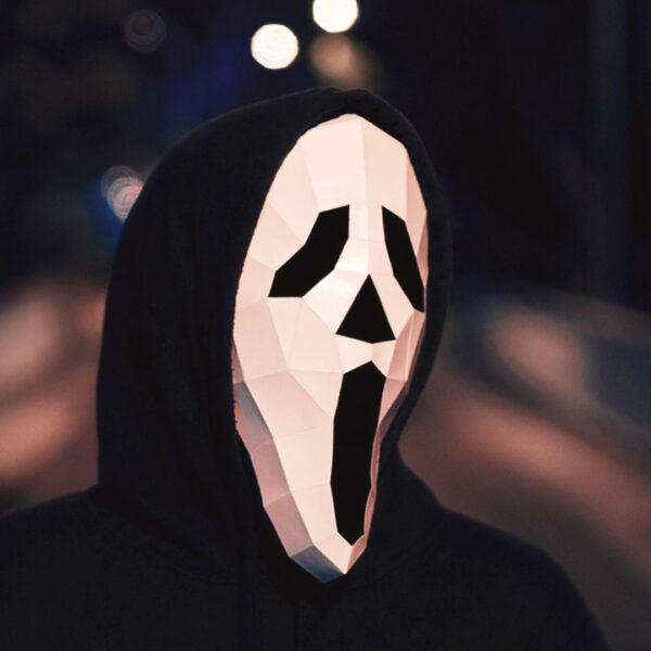 Máscara de Scream de papel 3D hecha con plantillas de un PDF descargable